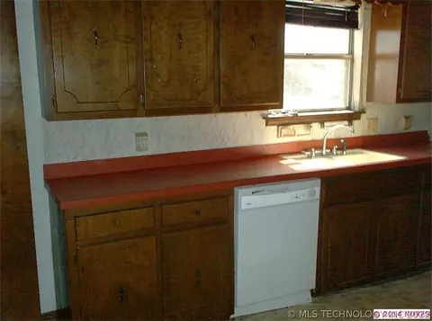 1502 4th Ave, Warner, OK 74469 photo 3