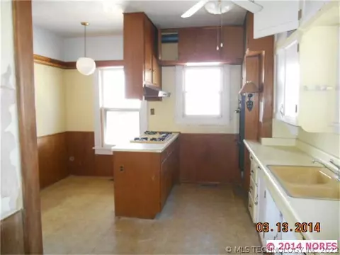 2043 E 13th Pl, Tulsa, OK 74104 photo 9