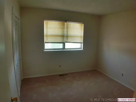 9414 E 49th St, Tulsa, OK 74145 photo 7