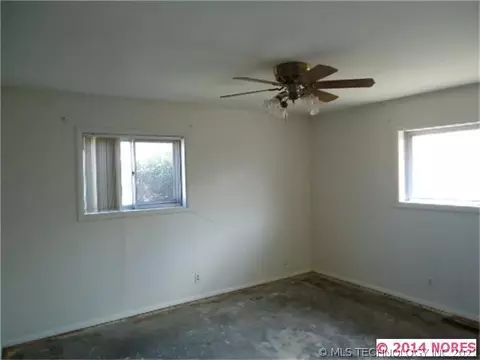 9054 E 33rd St, Tulsa, OK 74145 photo 4