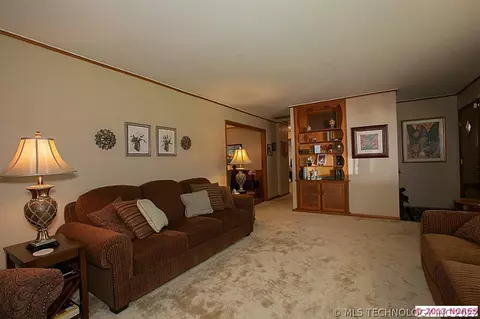 1439 E 55th Pl, Tulsa, OK 74105 photo 5