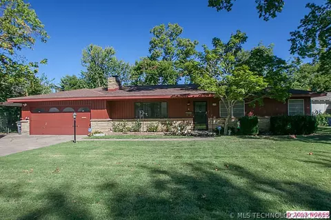 1439 E 55th Pl, Tulsa, OK 74105 photo 1