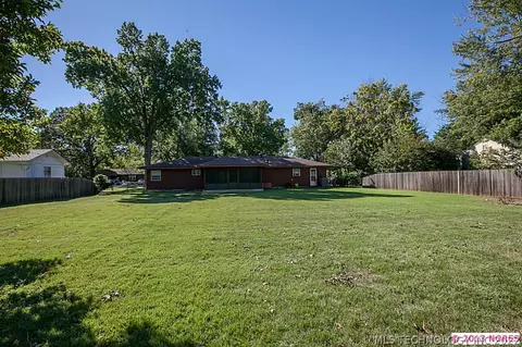 1439 E 55th Pl, Tulsa, OK 74105 photo 23
