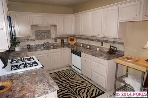 3529 E 23rd St, Tulsa, OK 74114 photo 3