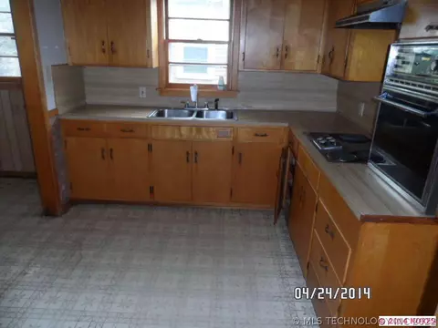 5962 E King Pl, Tulsa, OK 74115 photo 4