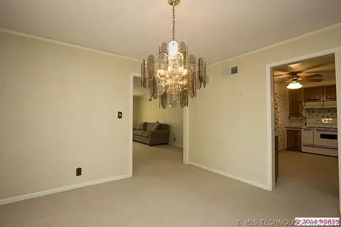 3708 E 24th St, Tulsa, OK 74114 photo 4