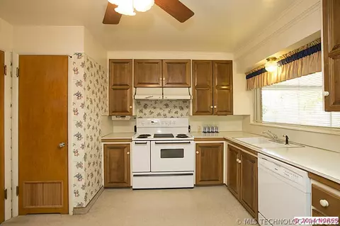 3708 E 24th St, Tulsa, OK 74114 photo 7