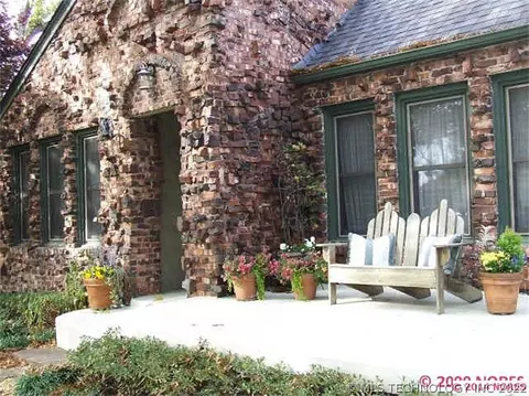 1407 E 35th Pl, Tulsa, OK 74105 photo 2
