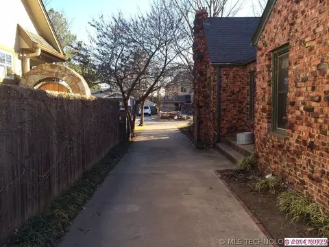 1407 E 35th Pl, Tulsa, OK 74105 photo 5
