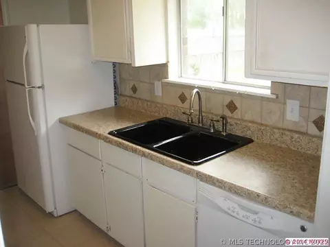 12421 E 34th St, Tulsa, OK 74146 photo 6