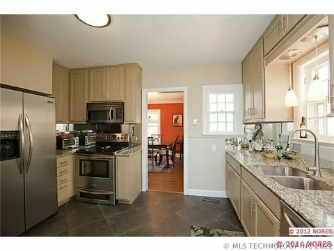 1608 E 35th St, Tulsa, OK 74105 photo 5