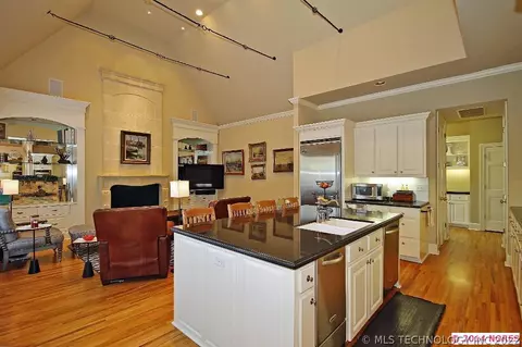 2403 E 27th Pl, Tulsa, OK 74114 photo 9