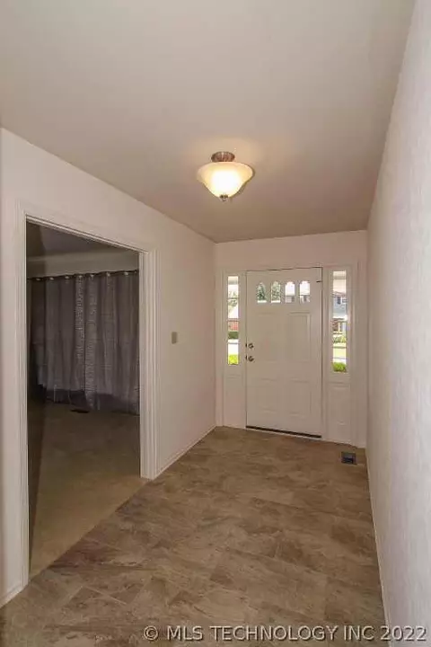 7041 E 69th St, Tulsa, OK 74133 photo 7