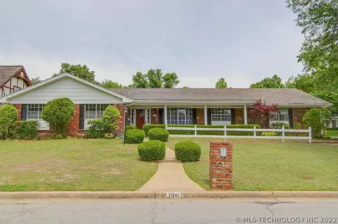 7041 E 69th St, Tulsa, OK 74133 photo 1