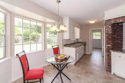 7041 E 69th St, Tulsa, OK 74133 photo 8