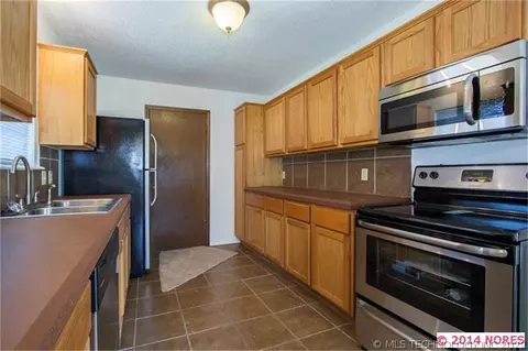 10204 E 24th St, Tulsa, OK 74129 photo 10
