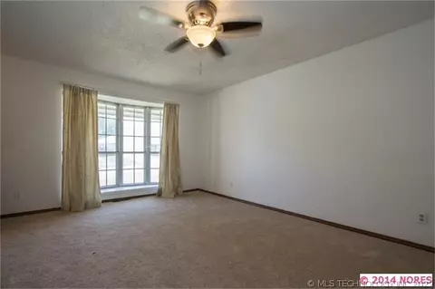 10204 E 24th St, Tulsa, OK 74129 photo 12