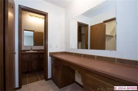 10204 E 24th St, Tulsa, OK 74129 photo 14