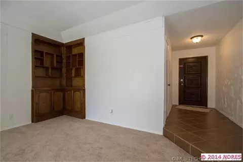 10204 E 24th St, Tulsa, OK 74129 photo 2