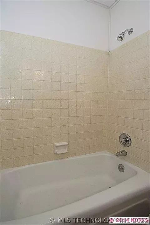 10204 E 24th St, Tulsa, OK 74129 photo 18