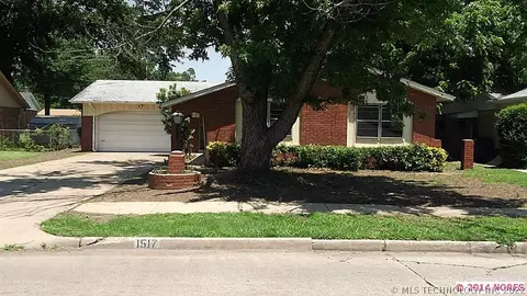 1517 E 56th St, Tulsa, OK 74105 photo 1