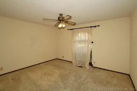10019 E 40th St, Tulsa, OK 74146 photo 16