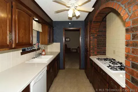 10019 E 40th St, Tulsa, OK 74146 photo 10