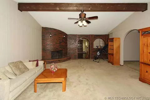 10019 E 40th St, Tulsa, OK 74146 photo 6