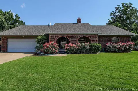 10019 E 40th St, Tulsa, OK 74146 photo 1