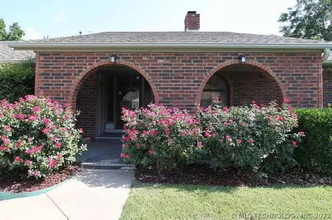 10019 E 40th St, Tulsa, OK 74146 photo 3