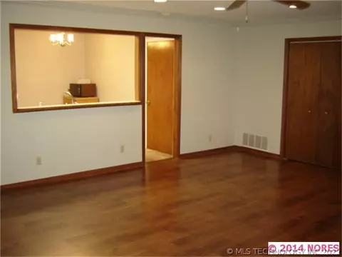 6717 E Independence Pl, Tulsa, OK 74115 photo 7