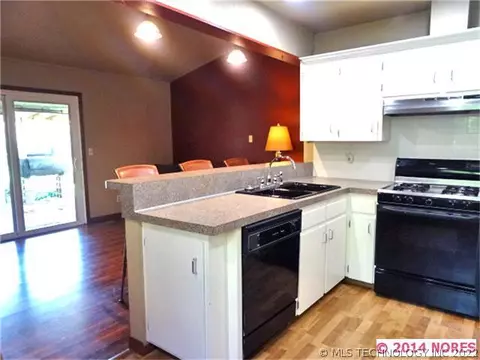 1577 E 59th St, Tulsa, OK 74105 photo 11