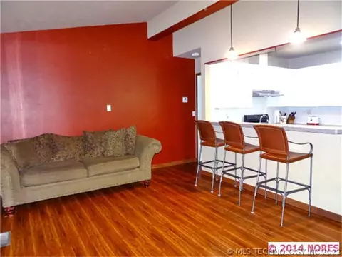 1577 E 59th St, Tulsa, OK 74105 photo 2