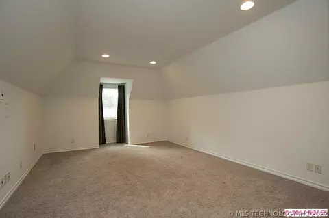 1340 E 35th Pl, Tulsa, OK 74105 photo 21