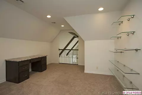 1340 E 35th Pl, Tulsa, OK 74105 photo 22
