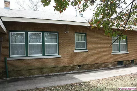 1205 E 6th St, Okmulgee, OK 74447 photo 22