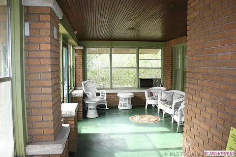 1205 E 6th St, Okmulgee, OK 74447 photo 3