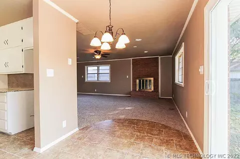 5378 E 27th Pl, Tulsa, OK 74114 photo 9