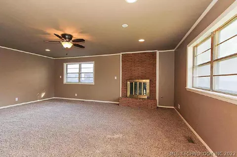 5378 E 27th Pl, Tulsa, OK 74114 photo 4