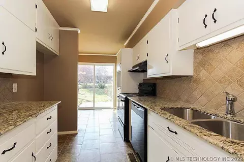 5378 E 27th Pl, Tulsa, OK 74114 photo 7