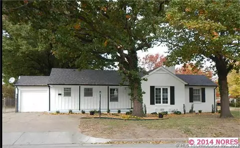 4613 E 13th St, Tulsa, OK 74112 photo 1