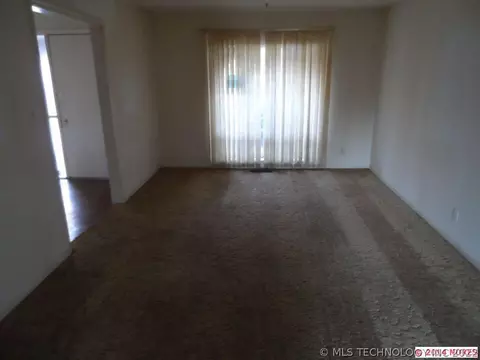 10704 E 17th Pl, Tulsa, OK 74128 photo 6