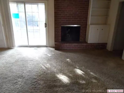 10704 E 17th Pl, Tulsa, OK 74128 photo 7