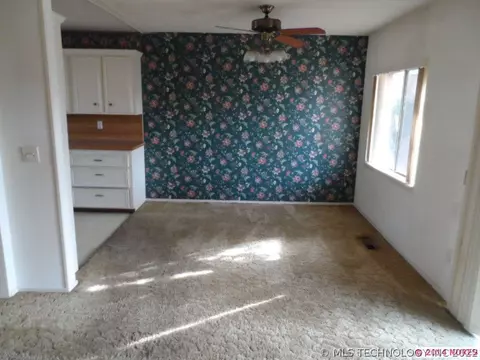 10704 E 17th Pl, Tulsa, OK 74128 photo 5