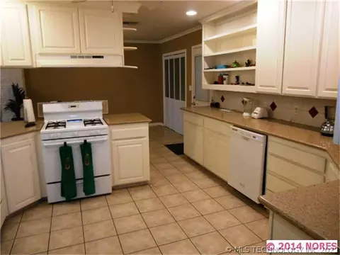 7510 E 26th Pl, Tulsa, OK 74129 photo 9