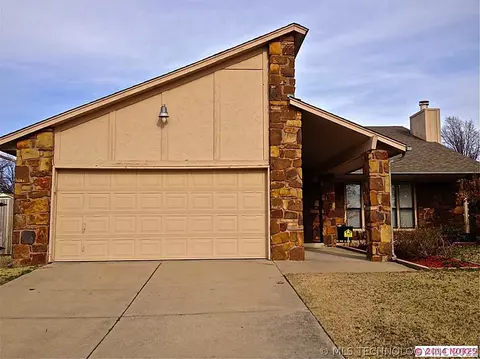 13303 E 40th Pl, Tulsa, OK 74134 photo 2
