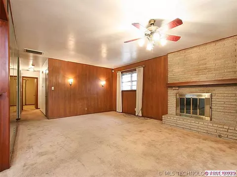 8722 E 30th Pl, Tulsa, OK 74129 photo 3