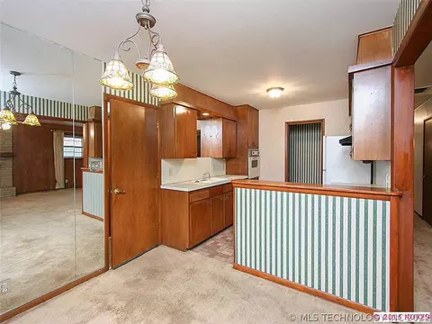 8722 E 30th Pl, Tulsa, OK 74129 photo 7