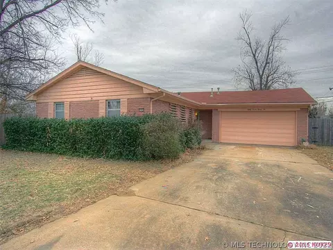 8722 E 30th Pl, Tulsa, OK 74129 photo 1