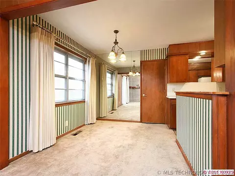 8722 E 30th Pl, Tulsa, OK 74129 photo 6